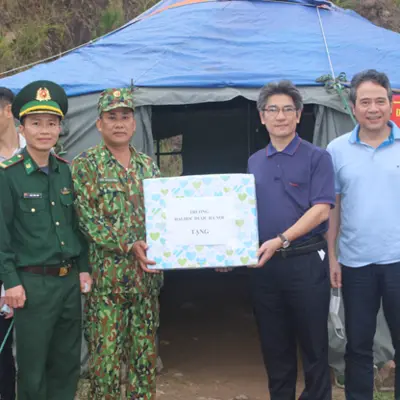 Đoàn công tác Nhà cái 777Win Sân chơi cá cược hàng đầu thăm đồn biên phòng Chi Ma